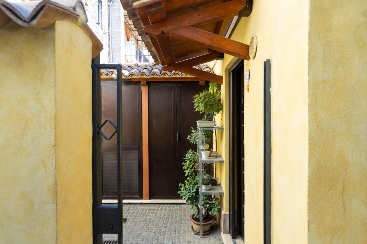 Casa Orsini, B&B And Winery Monterotondo  Kültér fotó